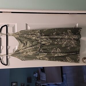 Green Tropical print dress